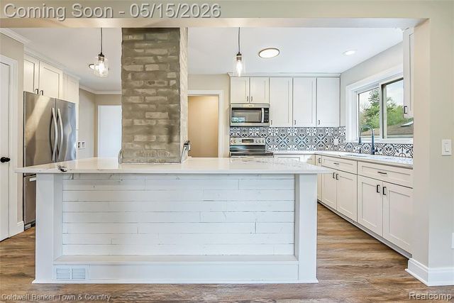 55901 Pontiac Trail Court, New Hudson, MI 48165