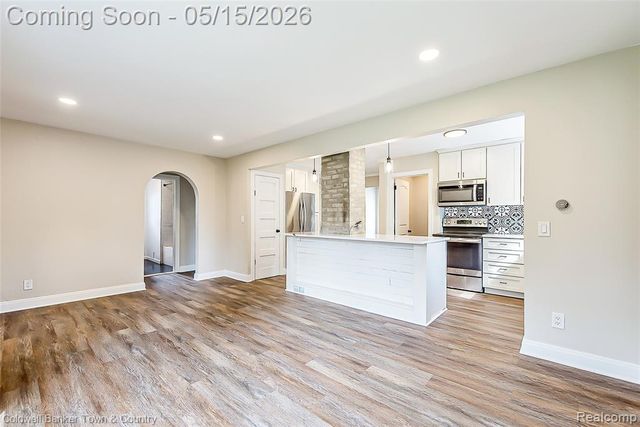 55901 Pontiac Trail Court, New Hudson, MI 48165