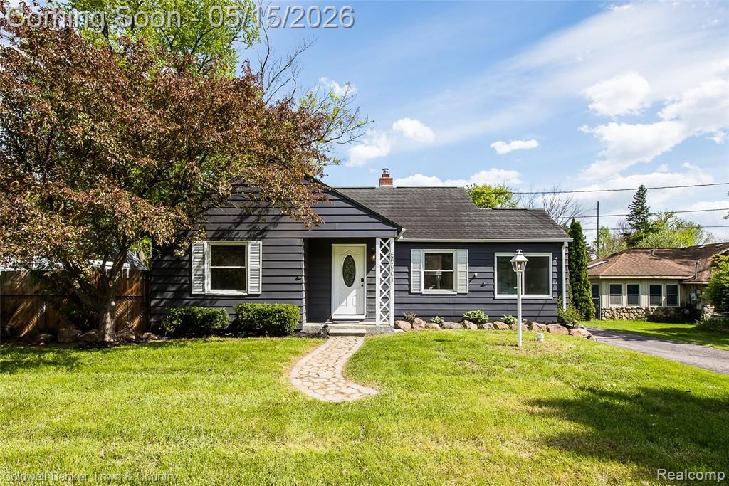 55901 Pontiac Trail Court, New Hudson, MI 48165