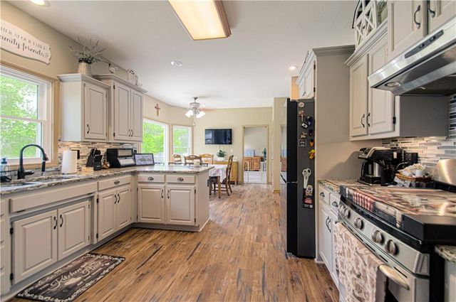 38206 E 177 Street, Pleasant Hill, MO 64080