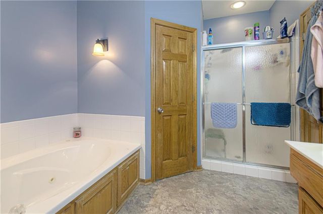 38206 E 177 Street, Pleasant Hill, MO 64080