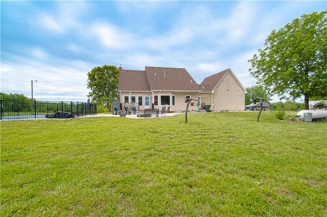 38206 E 177 Street, Pleasant Hill, MO 64080