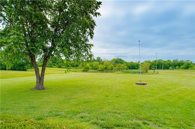 38206 E 177 Street, Pleasant Hill, MO 64080