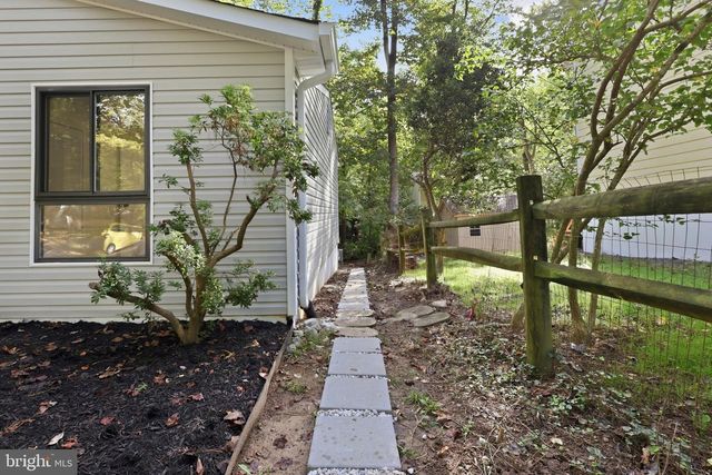 11586 RED LEAF CT, Reston, VA 20191