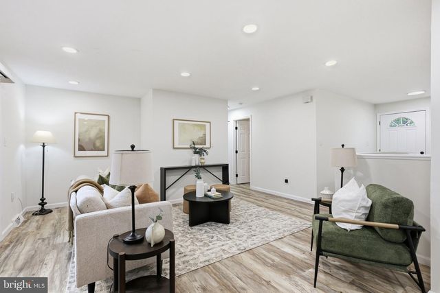 11586 RED LEAF CT, Reston, VA 20191