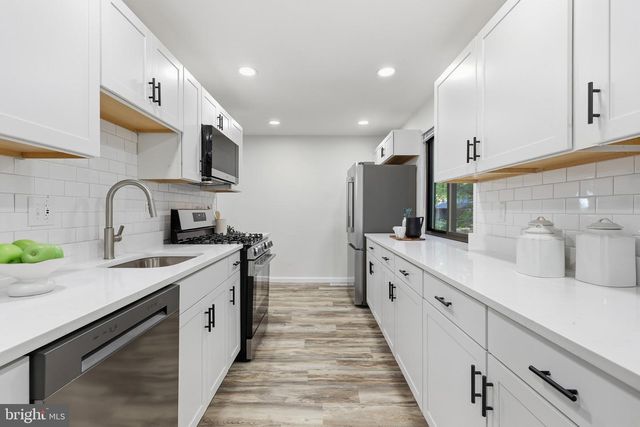 11586 RED LEAF CT, Reston, VA 20191