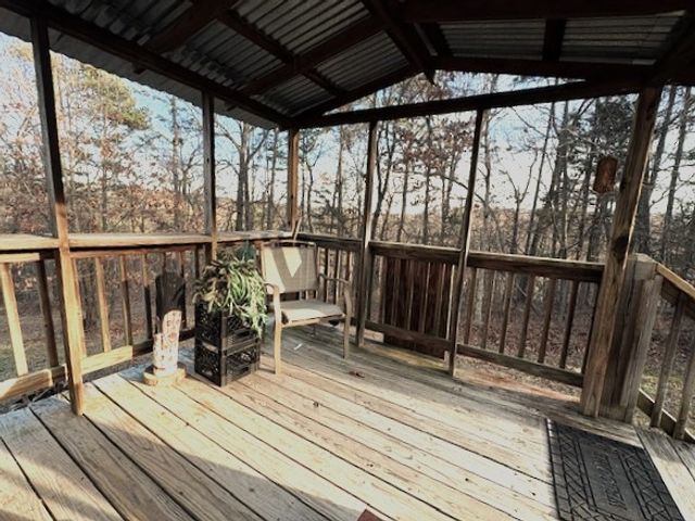 9400 Red Barn Lane, Omaha, AR 72662