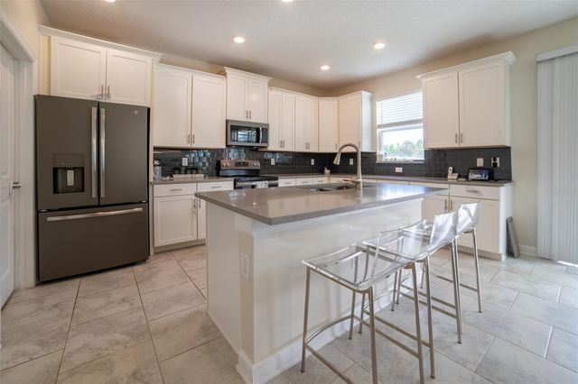 11109 SWEETGUM WOODS DRIVE, Orlando, FL 32832