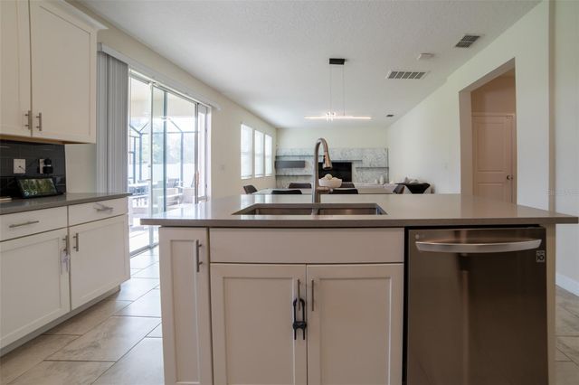 11109 SWEETGUM WOODS DRIVE, Orlando, FL 32832