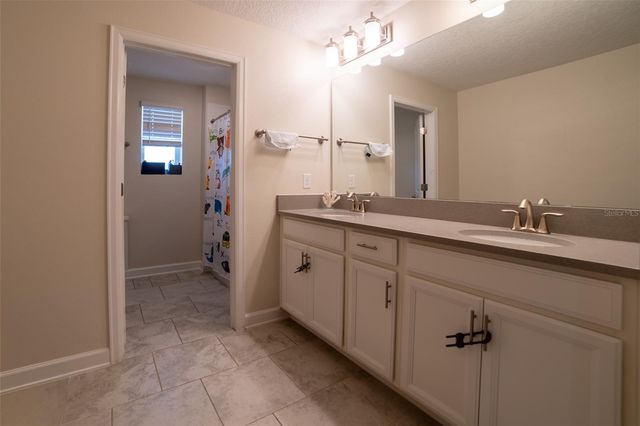 11109 SWEETGUM WOODS DRIVE, Orlando, FL 32832