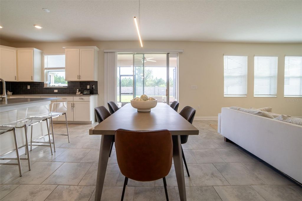Image 12 of property listing at 11109 SWEETGUM WOODS DRIVE, Orlando, FL 32832