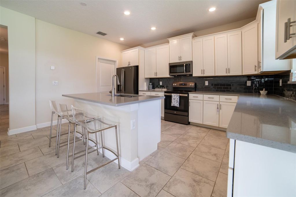 Image 19 of property listing at 11109 SWEETGUM WOODS DRIVE, Orlando, FL 32832