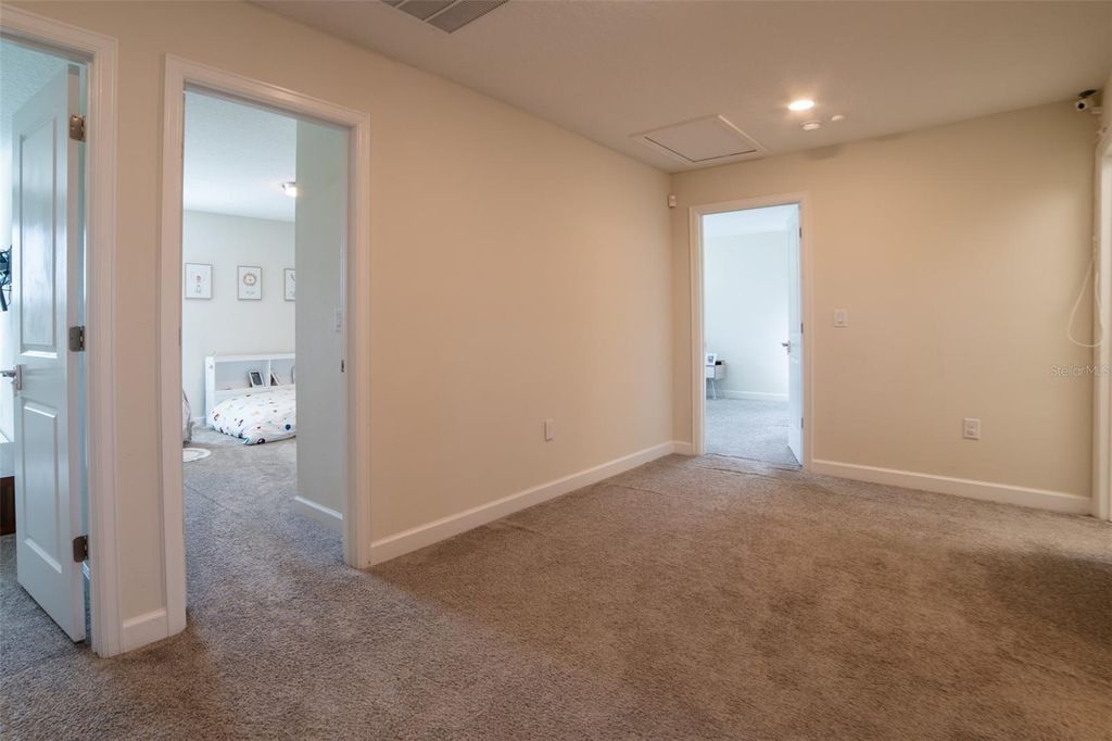 Image 24 of property listing at 11109 SWEETGUM WOODS DRIVE, Orlando, FL 32832
