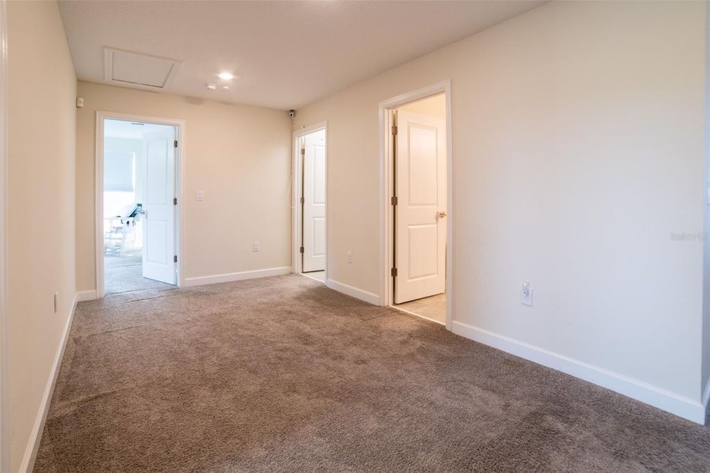 Image 26 of property listing at 11109 SWEETGUM WOODS DRIVE, Orlando, FL 32832