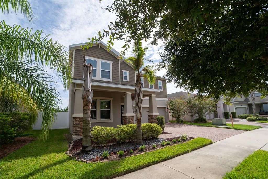Image 4 of property listing at 11109 SWEETGUM WOODS DRIVE, Orlando, FL 32832