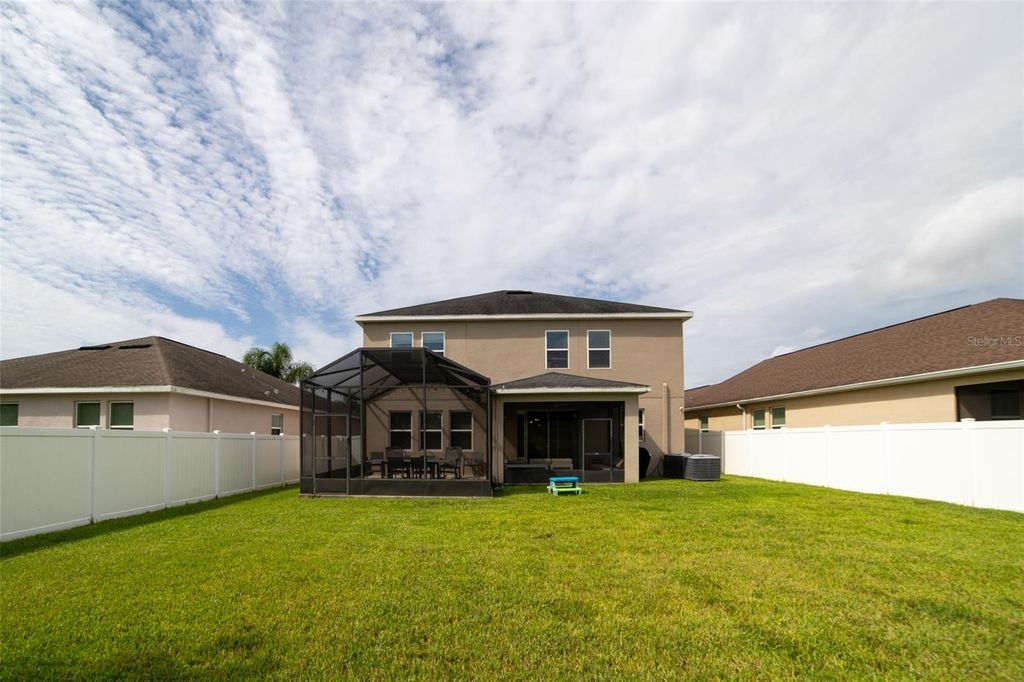 Image 42 of property listing at 11109 SWEETGUM WOODS DRIVE, Orlando, FL 32832