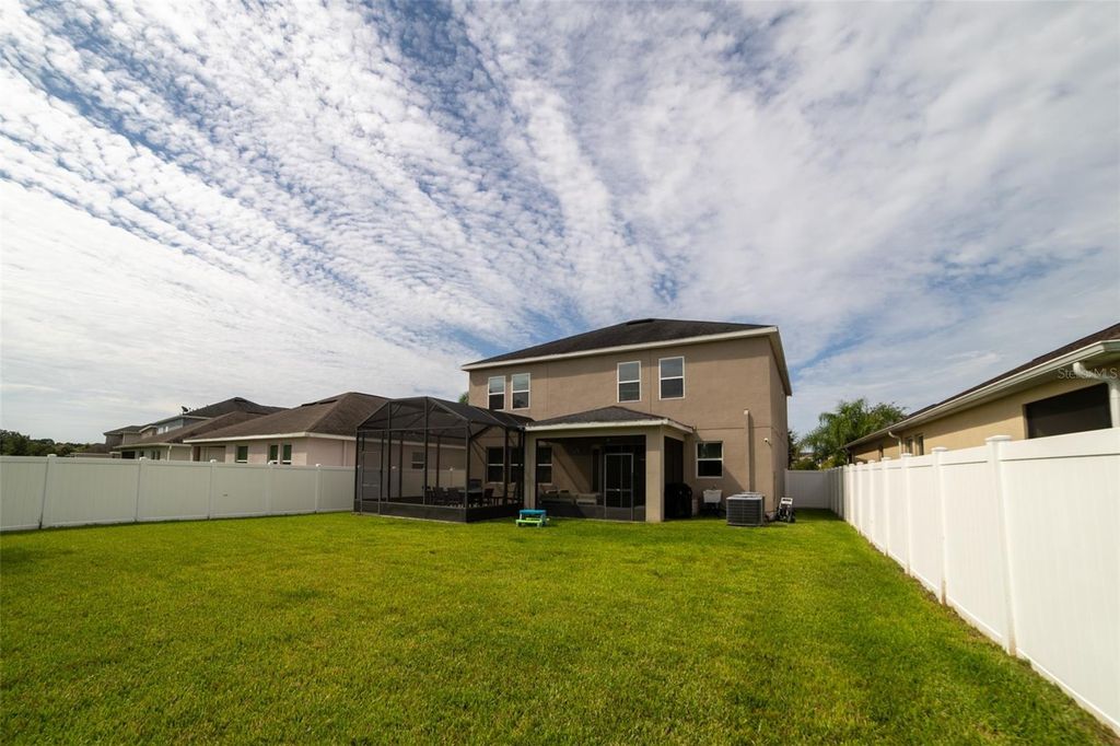 Image 43 of property listing at 11109 SWEETGUM WOODS DRIVE, Orlando, FL 32832