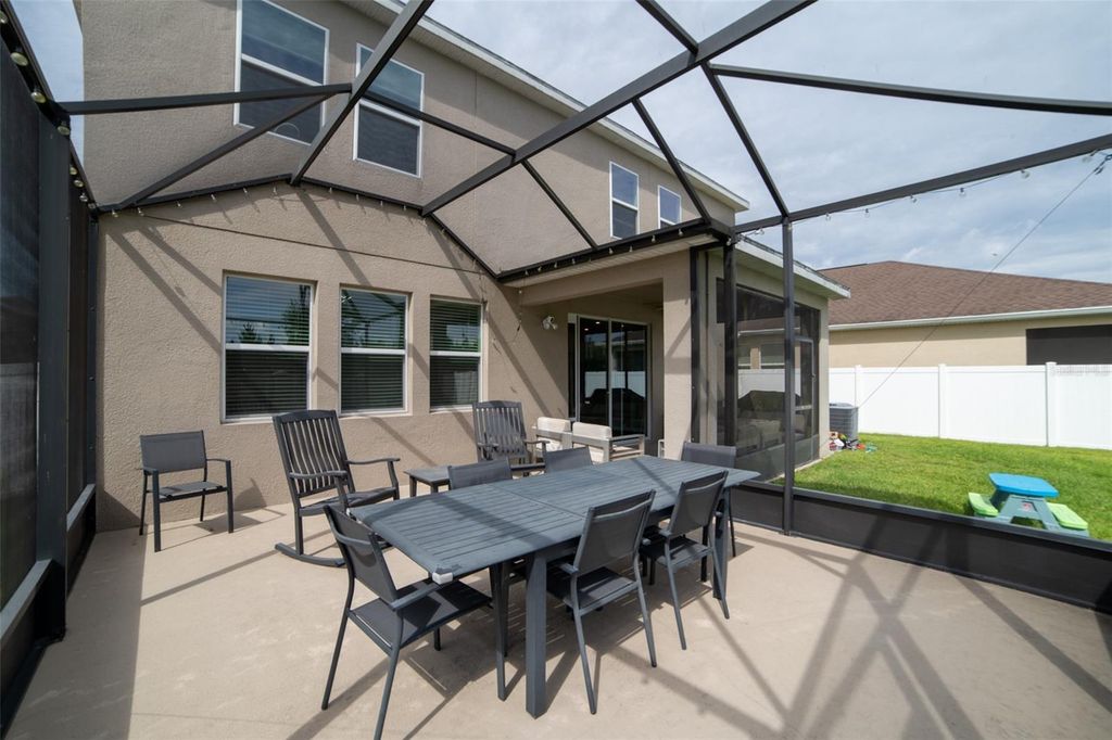 Image 45 of property listing at 11109 SWEETGUM WOODS DRIVE, Orlando, FL 32832