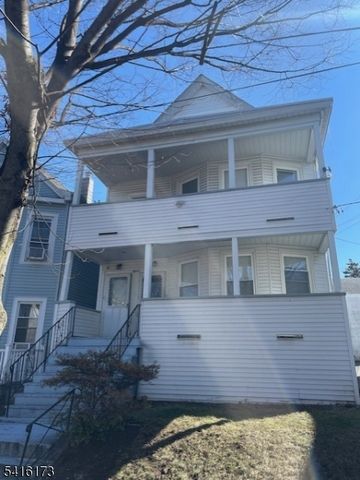 15 Caroline Ave, Clifton City, NJ 07011