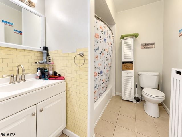 15 Caroline Ave, Clifton City, NJ 07011