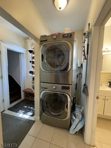 15 Caroline Ave, Clifton City, NJ 07011