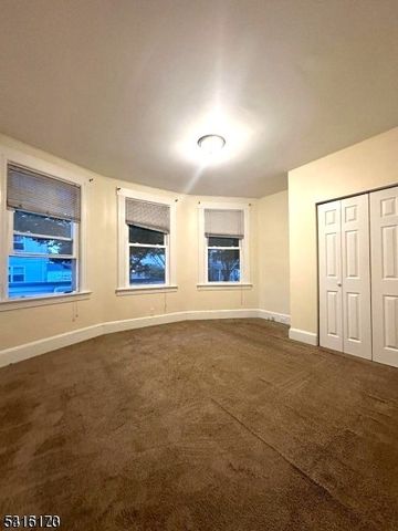 15 Caroline Ave, Clifton City, NJ 07011