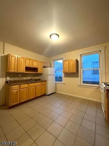 15 Caroline Ave, Clifton City, NJ 07011