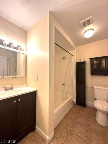 15 Caroline Ave, Clifton City, NJ 07011