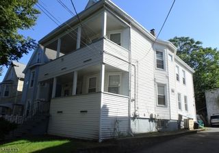 15 Caroline Ave, Clifton City, NJ 07011