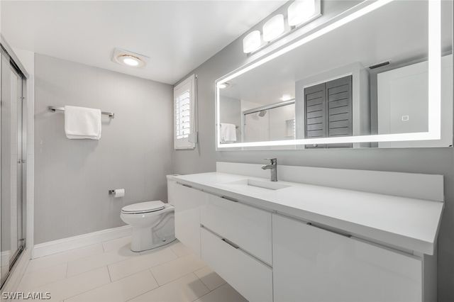 7848 Emerald CIR J101, Naples, FL 34109