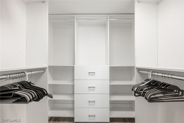 7848 Emerald CIR J101, Naples, FL 34109