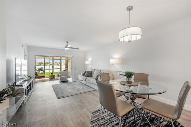 7848 Emerald CIR J101, Naples, FL 34109