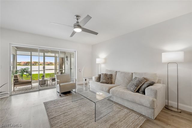 7848 Emerald CIR J101, Naples, FL 34109