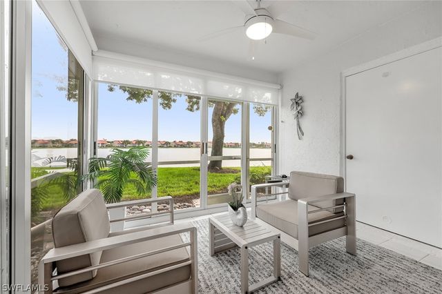 7848 Emerald CIR J101, Naples, FL 34109