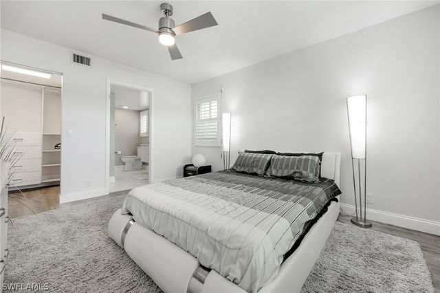 7848 Emerald CIR J101, Naples, FL 34109