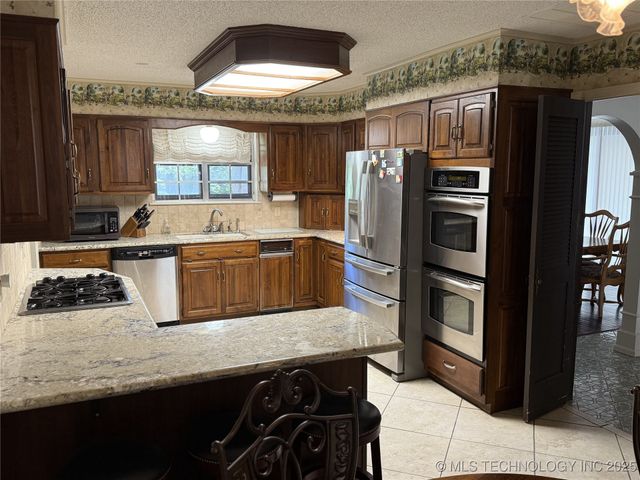 3106 S Delaware Place, Tulsa, OK 74105