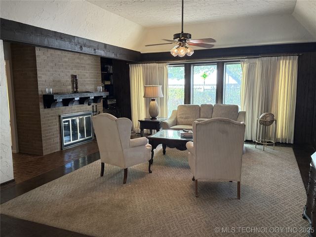 3106 S Delaware Place, Tulsa, OK 74105