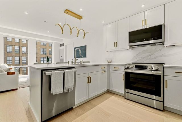 80 Broad St 1009, Boston, MA 02110