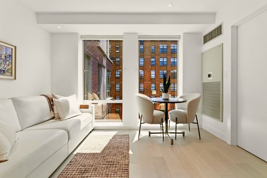 80 Broad St 1009, Boston, MA 02110