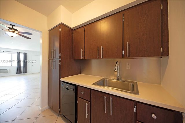 2250 Bay Dr 4, Miami Beach, FL 33141