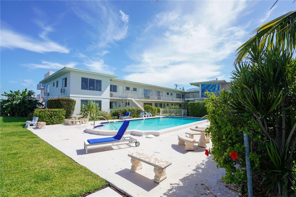 2250 Bay Dr 4, Miami Beach, FL 33141