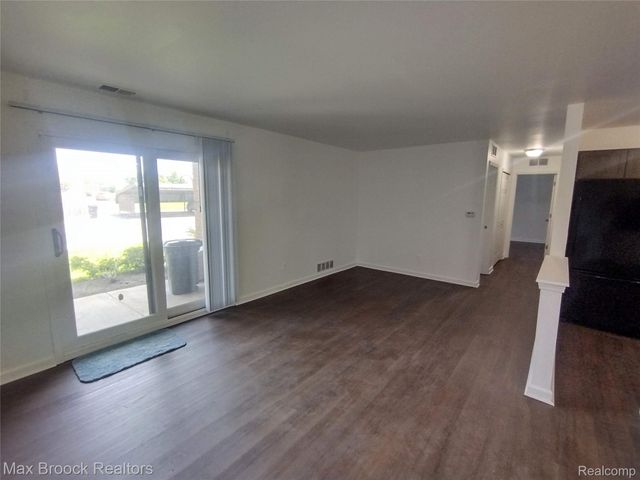 43347 Cape Drive, Sterling Heights, MI 48313