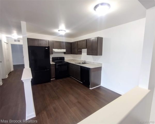 43347 Cape Drive, Sterling Heights, MI 48313