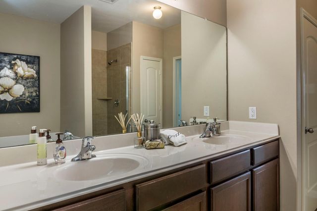 419 Turquoise Trade Drive, La Marque, TX 77568