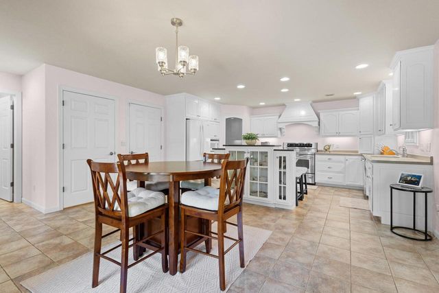 8045 SAQUARO COURT, Neenah, WI 54956