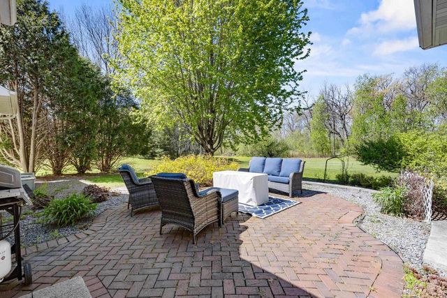 8045 SAQUARO COURT, Neenah, WI 54956