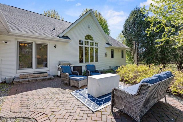 8045 SAQUARO COURT, Neenah, WI 54956