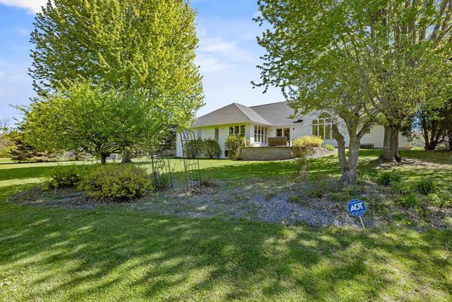 8045 SAQUARO COURT, Neenah, WI 54956