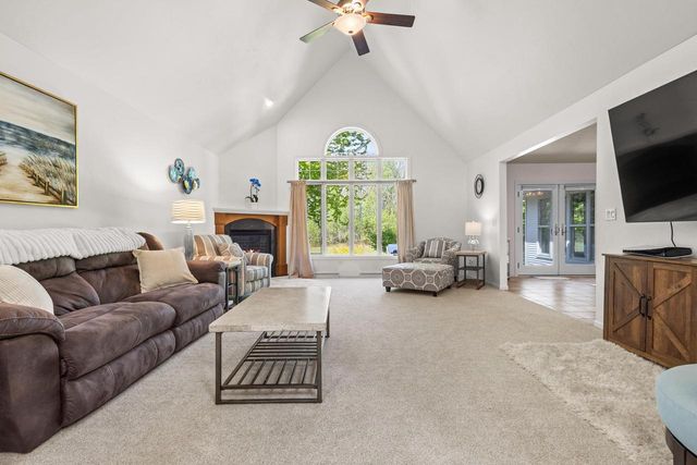 8045 SAQUARO COURT, Neenah, WI 54956