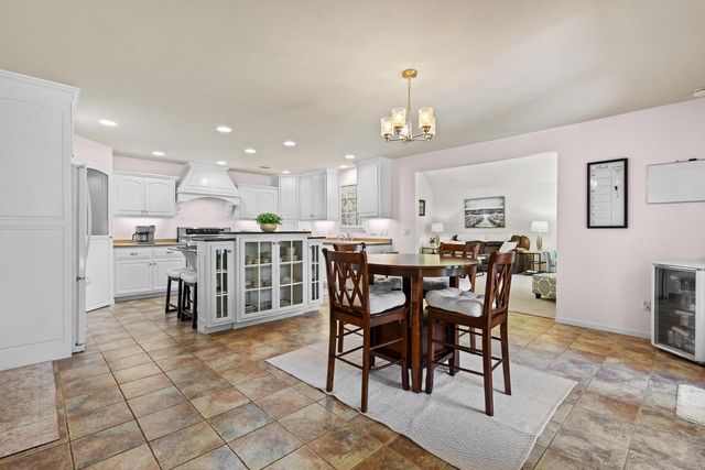 8045 SAQUARO COURT, Neenah, WI 54956